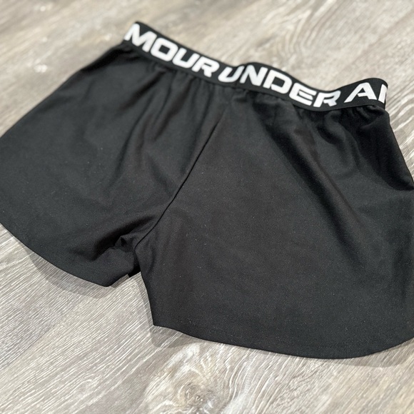 Under Armour Youth Athletic Black Shorts - Picture 2 of 3